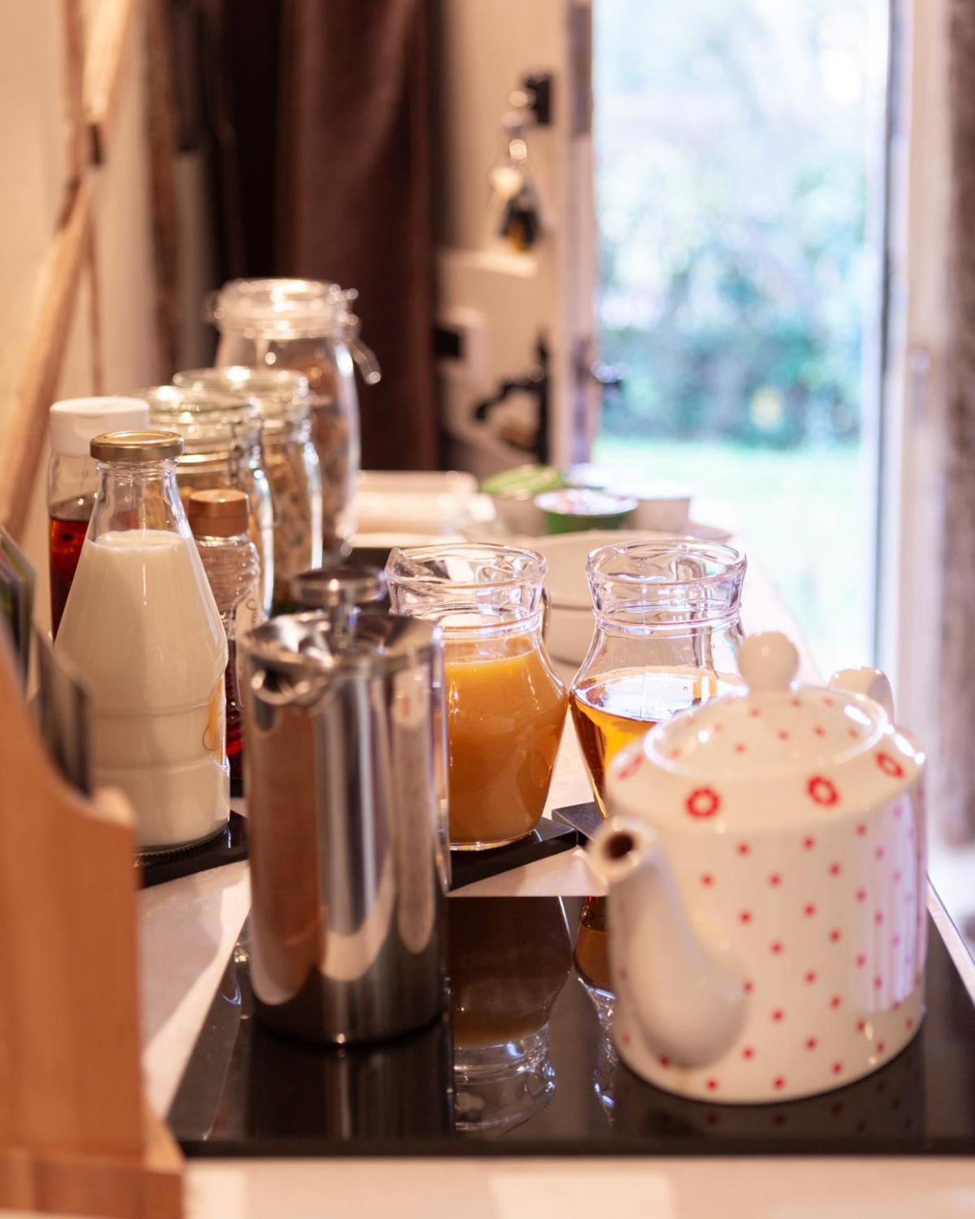Frogs Hall B&B Eye  エクステリア 写真