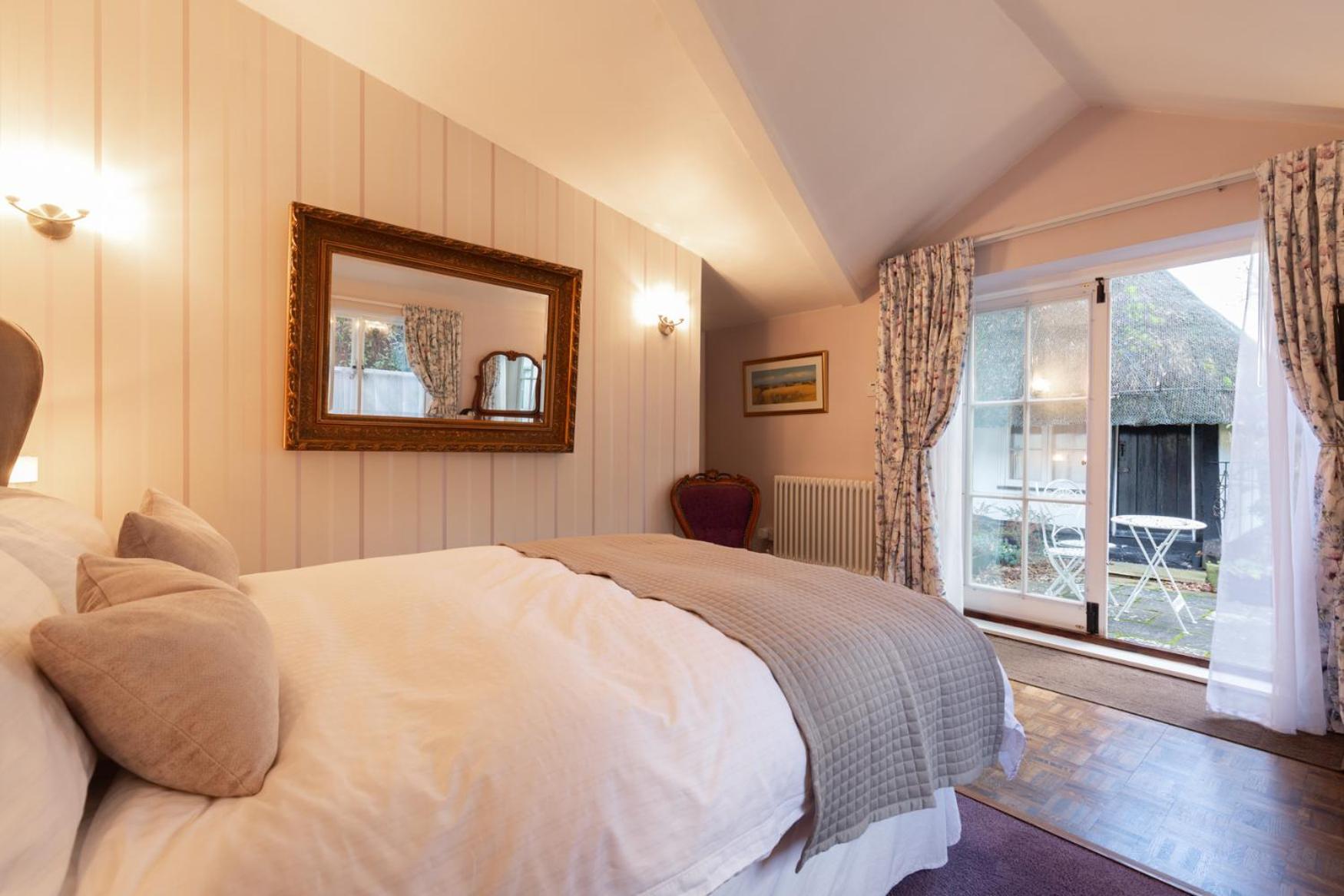 Frogs Hall B&B Eye  エクステリア 写真