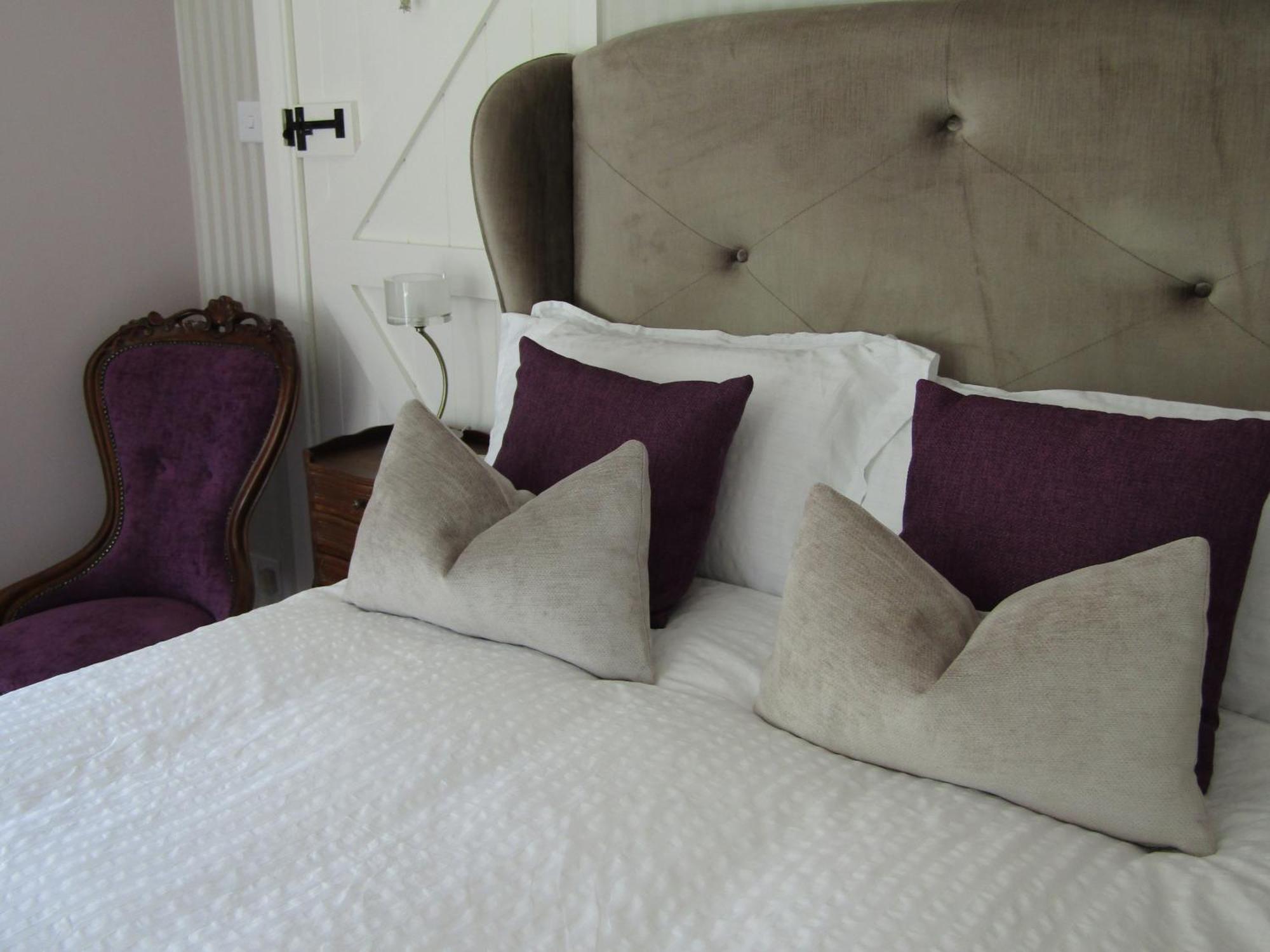 Frogs Hall B&B Eye  エクステリア 写真